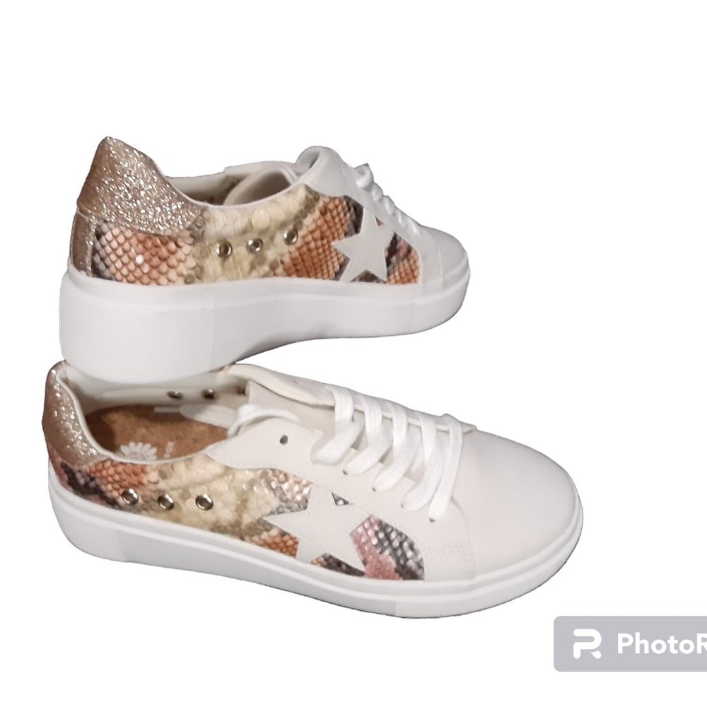 NWOT Yellow Box Women's Elepsis Sneaker size 8.5 Women Multi Color